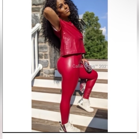 Red Faux Leather set - Picture 2 of 3